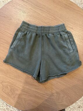 Aerie Short
